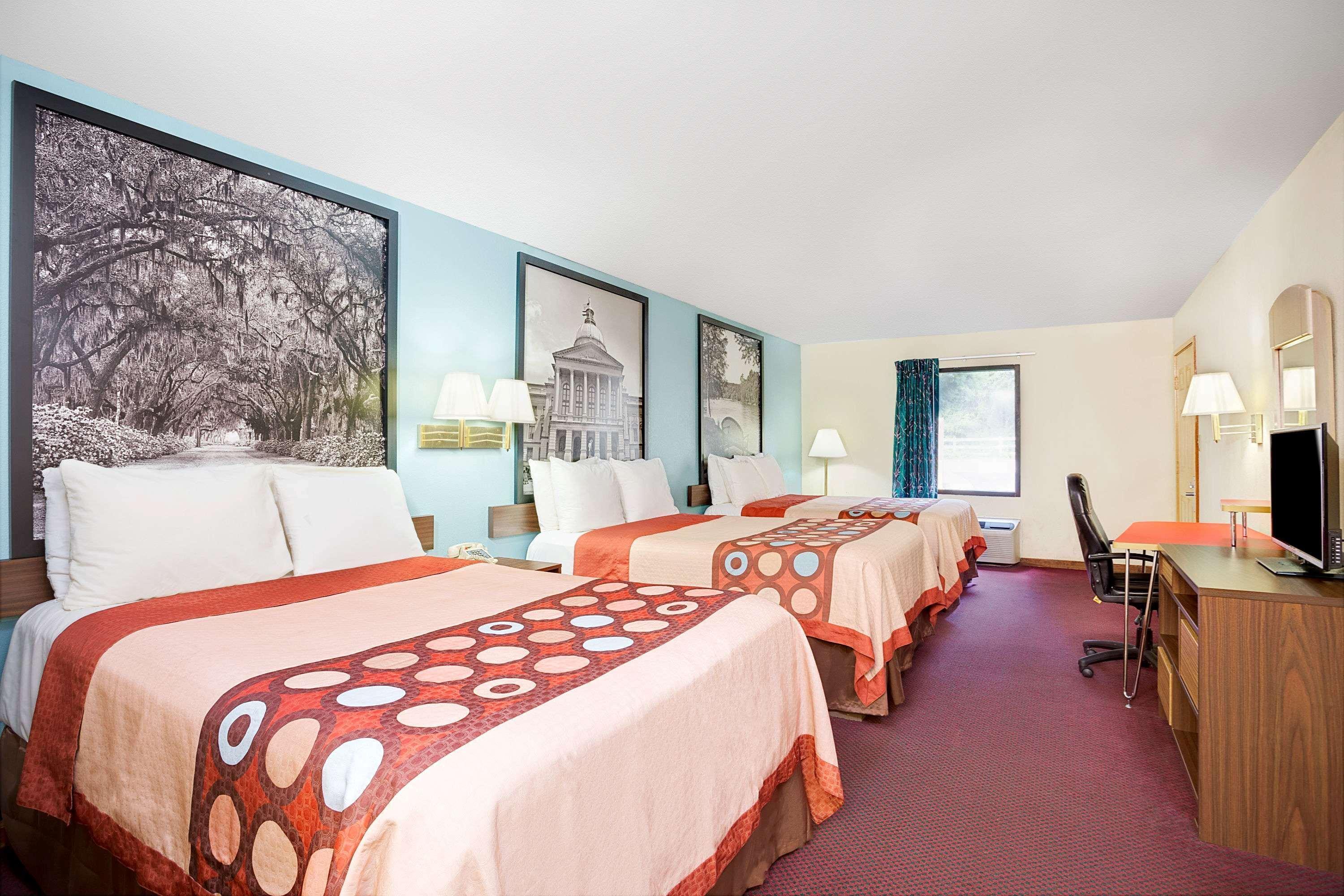 Super 8 By Wyndham Forest Park Esterno foto