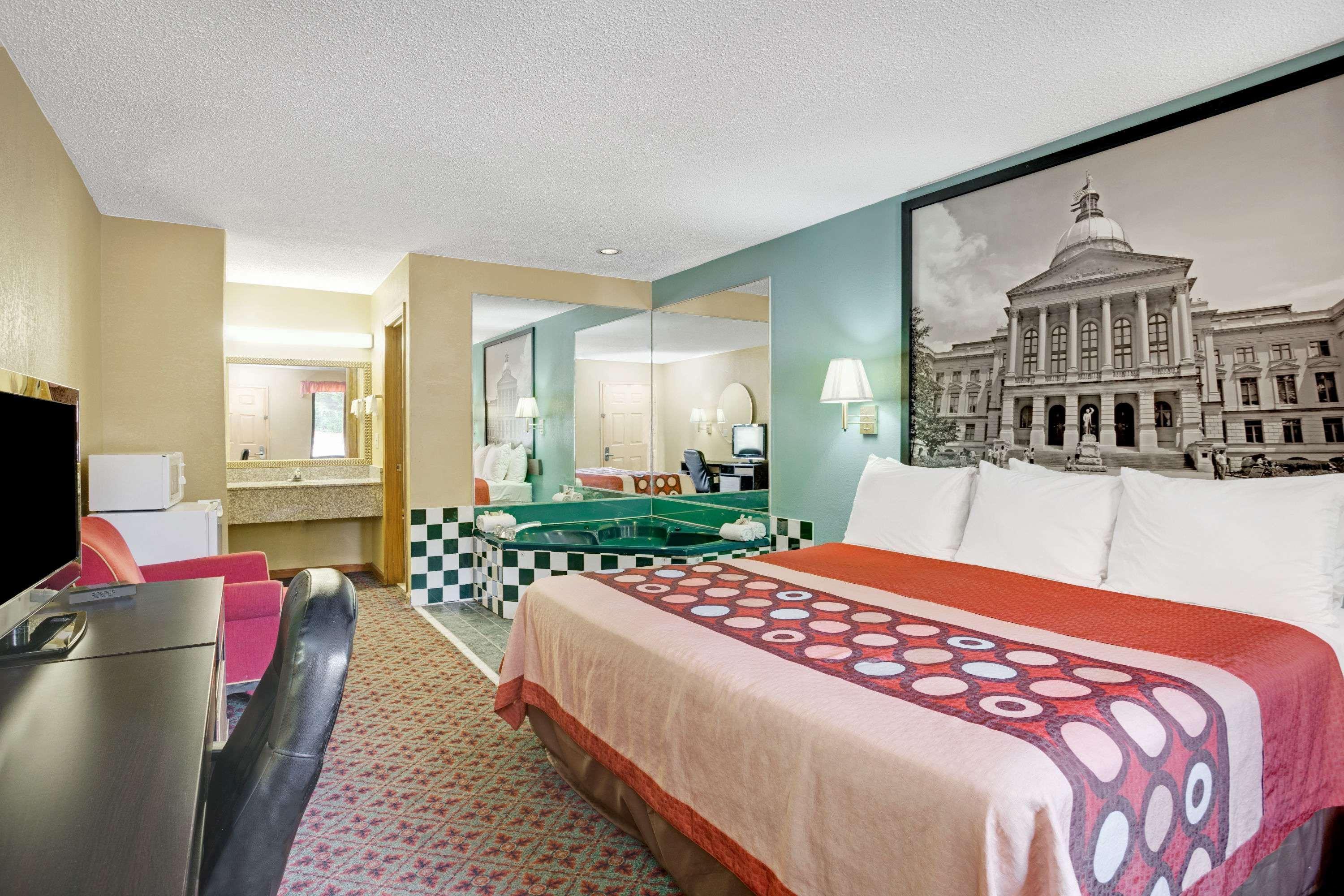 Super 8 By Wyndham Forest Park Esterno foto